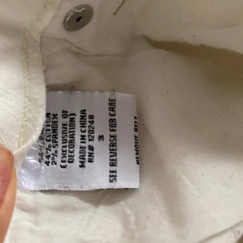 Wallflower‎ sz 3 white short shorts